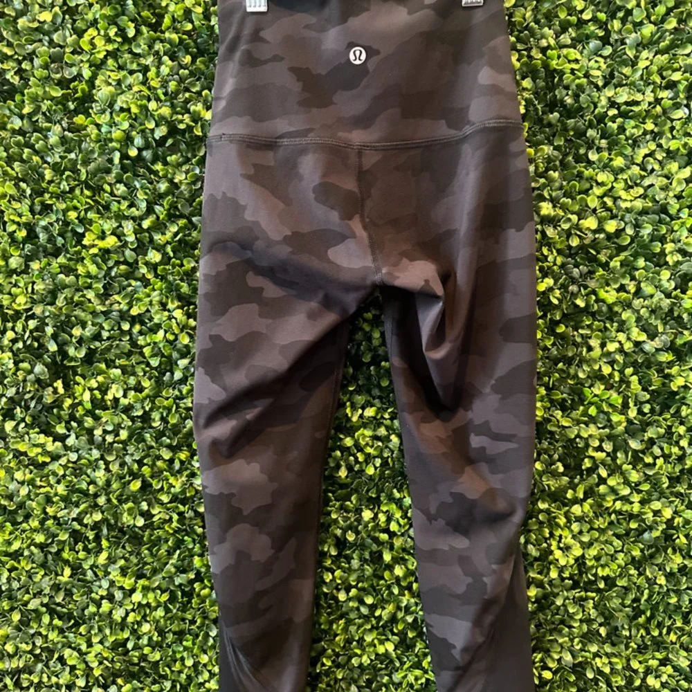 (P218) 🍋 Lululemon Fast and Free Tight Sz 2 - Picture 2 of 2